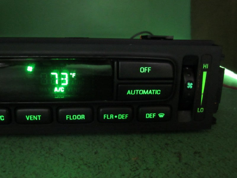 03-11 CROWN VIC EATC AUTOMATIC CLIMATE HEATER CONTROL 3W7H-19C933-AB R