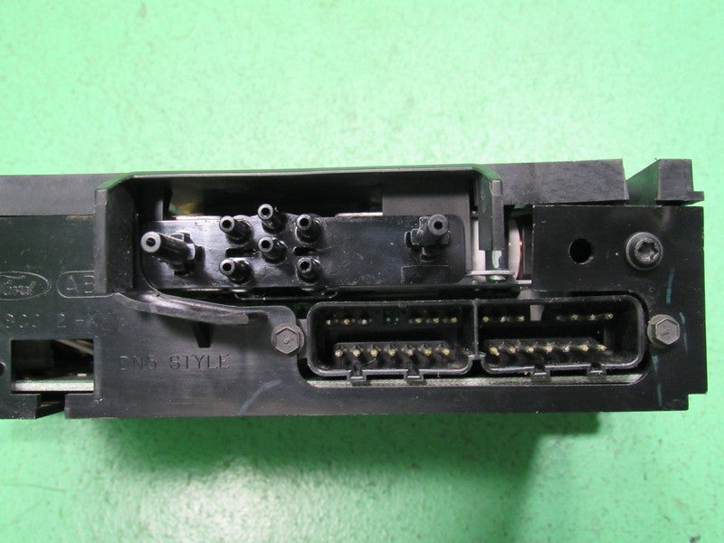 03-11 CROWN VIC EATC AUTOMATIC CLIMATE HEATER CONTROL 6W7H-19C933-AA R