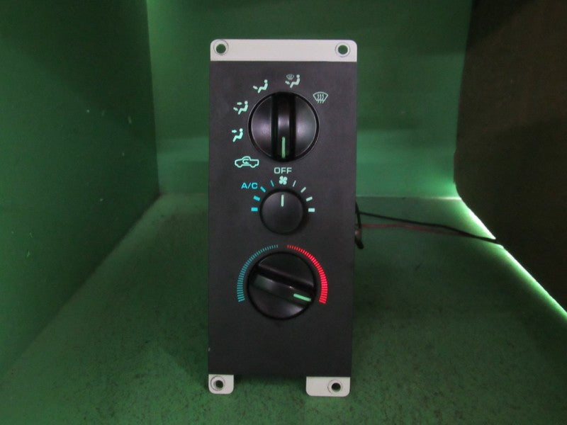 55055482 94-97 DODGE RAM A/C AC HEATER MANUAL CLIMATE TEMP CONTROL REB