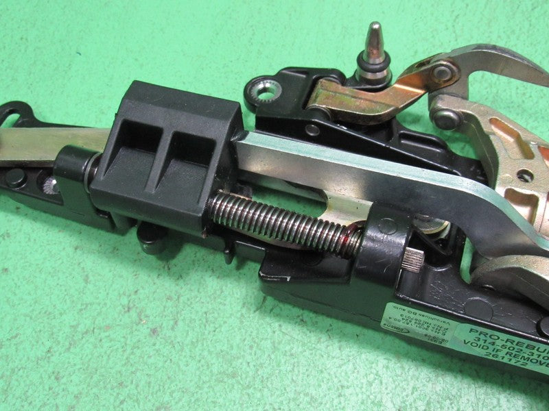 BMW 325Ci 330Ci E46 M3 CONVERTIBLE TOP FRONT LATCH LATCHES LOCK PAIR R