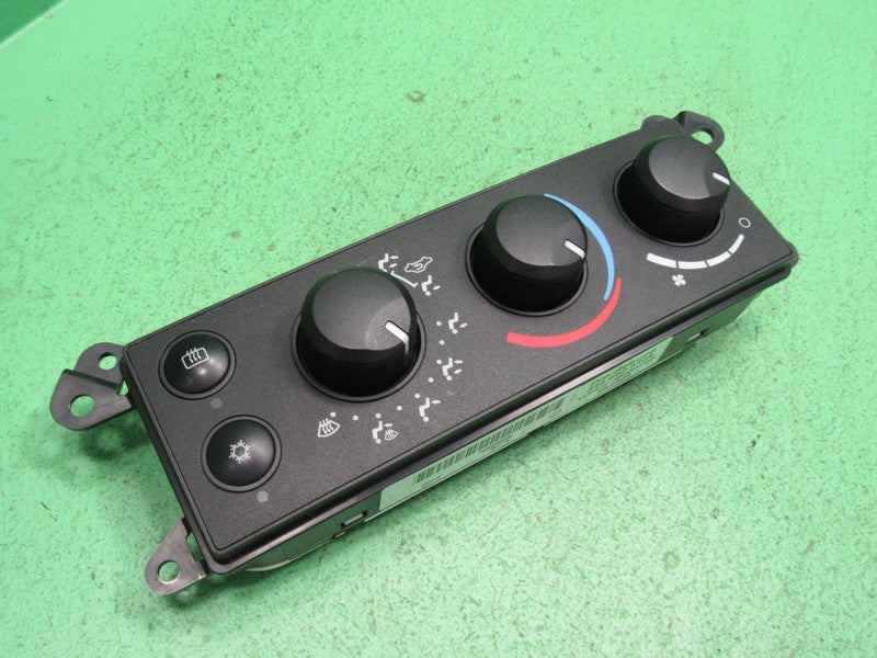 55056569AC 06 DAKOTA RAIDER A/C AC HEATER MANUAL CLIMATE TEMP CONTROL 