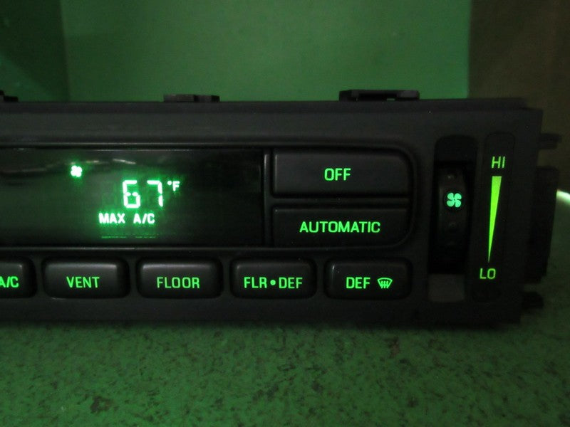 01-02 CROWN VIC EATC AUTOMATIC CLIMATE HEATER CONTROL 1W7H-19C933-AA R