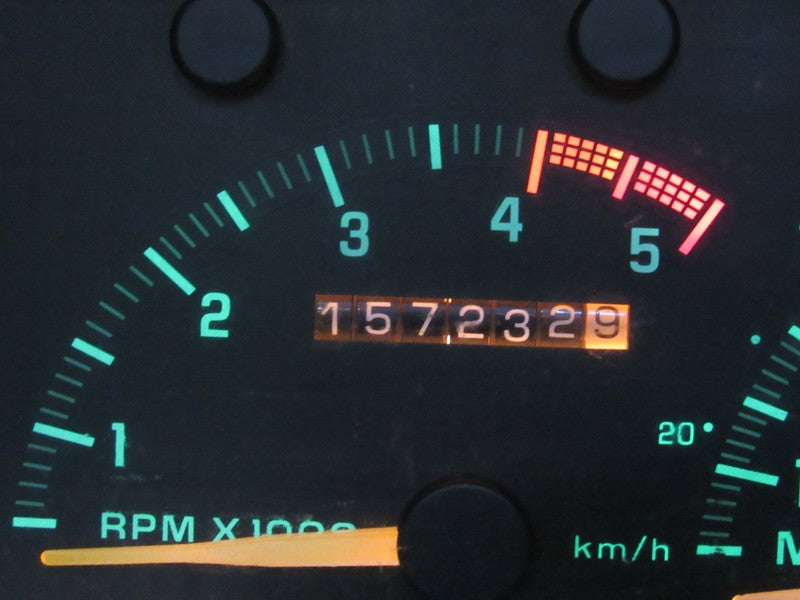 92-93 C/K TRUCK SUBURBAN INSTRUMENT GAUGE CLUSTER SPEEDO TACH 157K REB