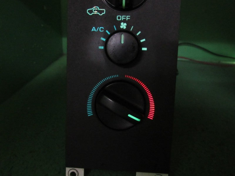 55037030 94-97 DODGE RAM A/C AC HEATER MANUAL CLIMATE TEMP CONTROL REB