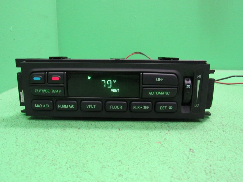 01-02 CROWN VIC EATC AUTOMATIC CLIMATE HEATER CONTROL 1W7H-19C933-AA R