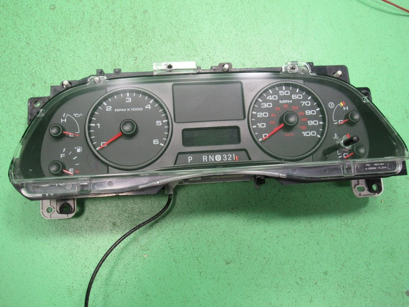 06-07 F250 F350 INSTRUMENT GAUGE CLUSTER GAUGES SPEEDO TACH MILEAGE PR